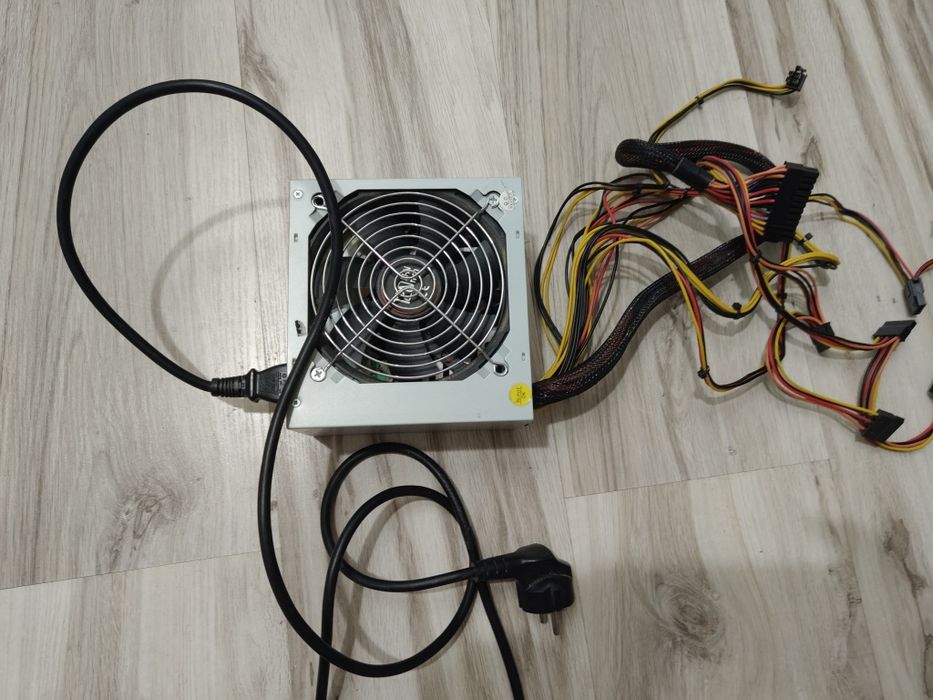 Zasilacz do komputera logic 520w