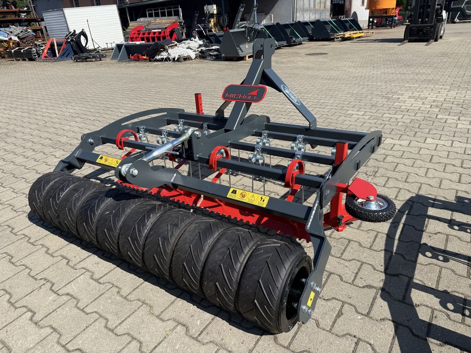 Brona równiarka do ujeżdżalni Ruffian z gumowym wałkiem