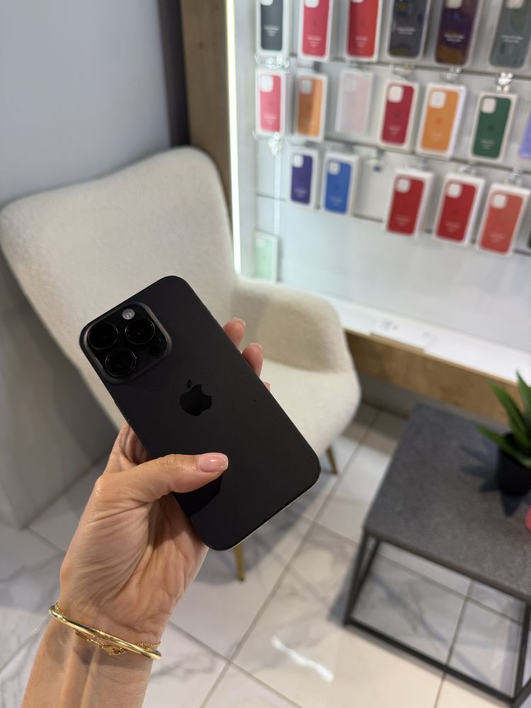 Used iPhone 15 pro 256Gb. (Black)
