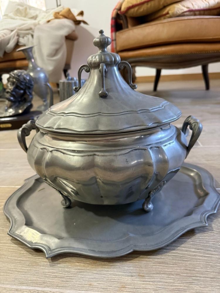 Peça decorativa em estanho