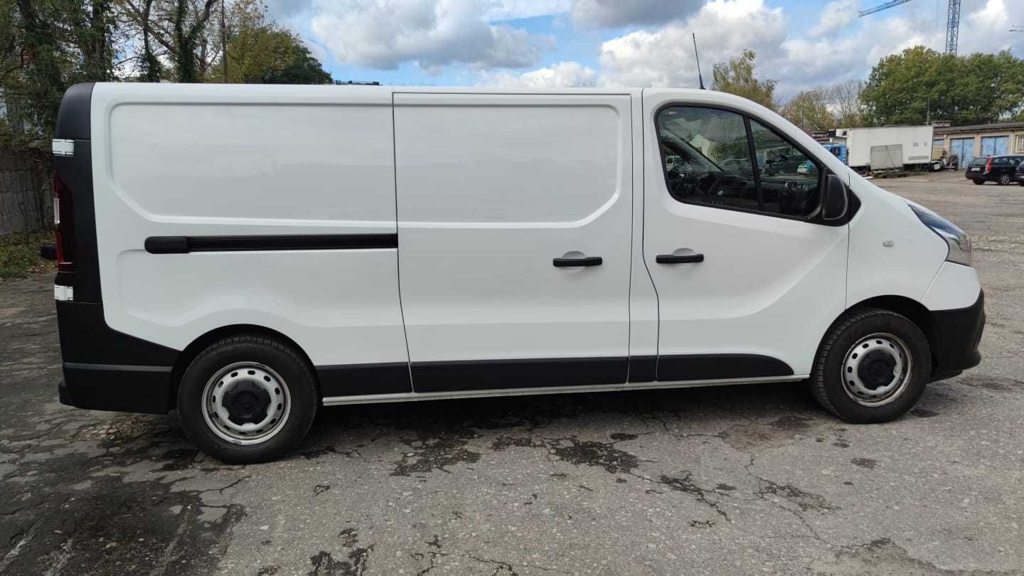 Wynajem lub wypożyczenie auta dostawczego busa Renault Trafic L2H1 hak