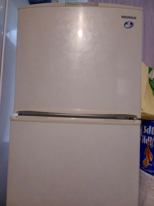 Холодильник Samsung ( Срочно )