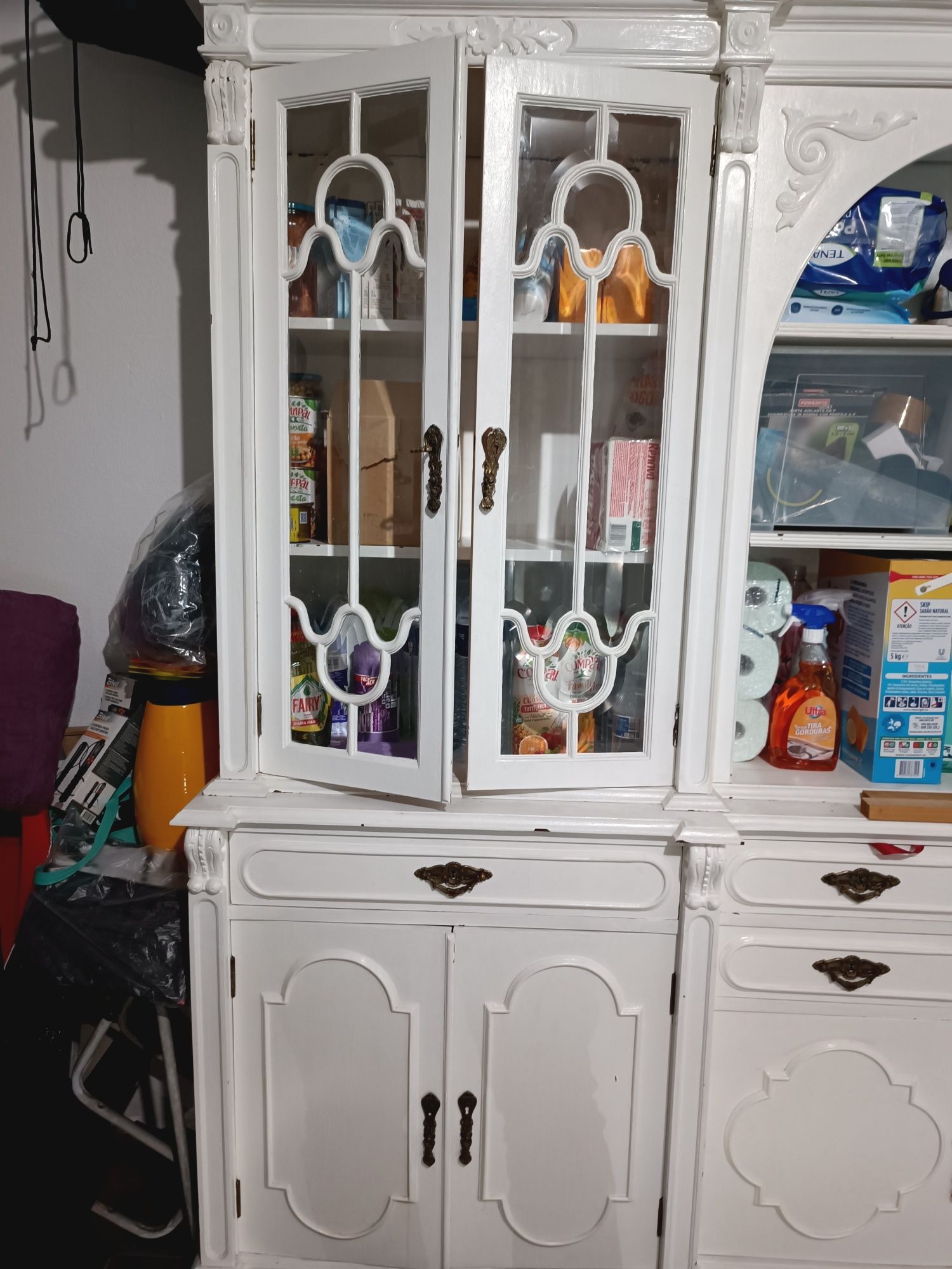 Móvel antigo para sala