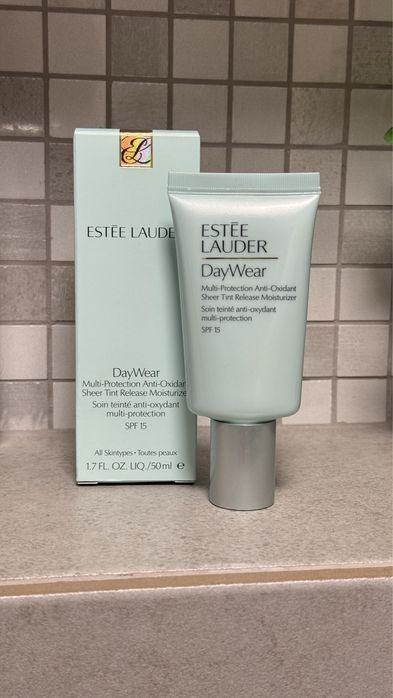 Крем для обличчя Estée Lauder DayWear SPF 15 (50 мл)