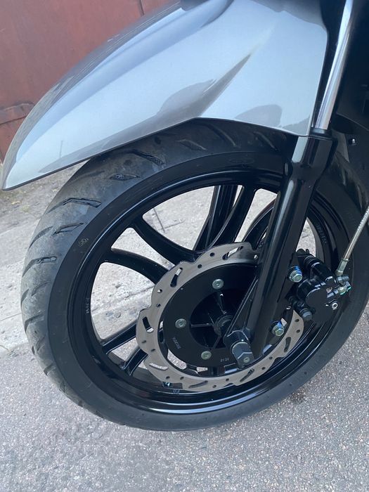 Продам скутер (инжекторная версия) в состоянии нового!