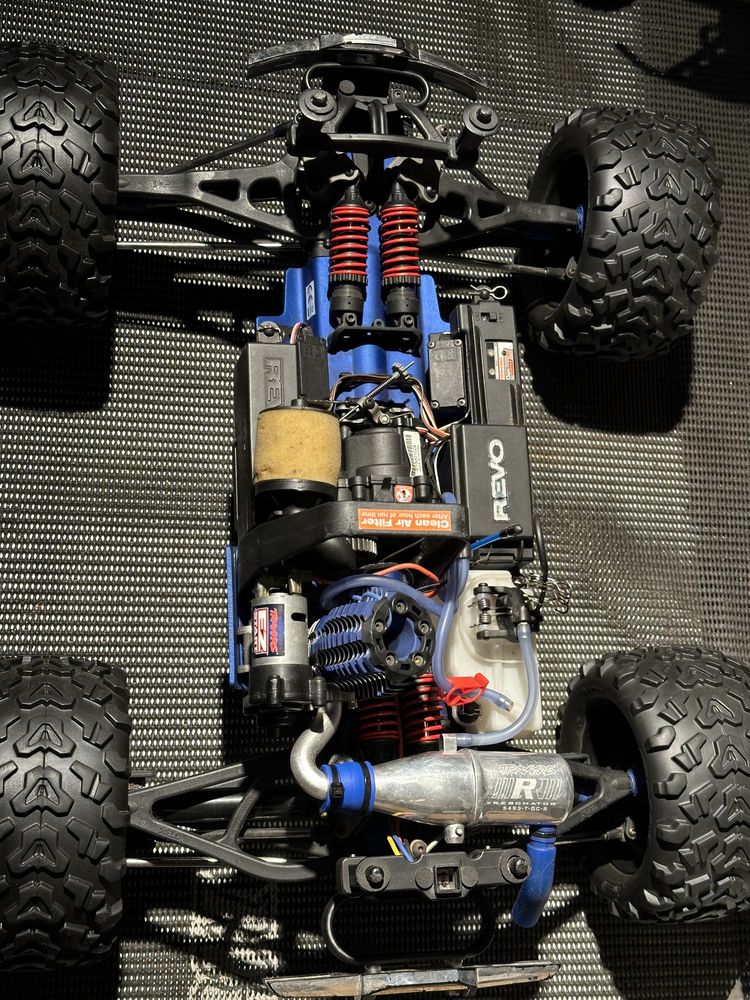 Радіокерована автомодель Traxxas REVO 3.3 1/10 scale 4wd Monster Truck