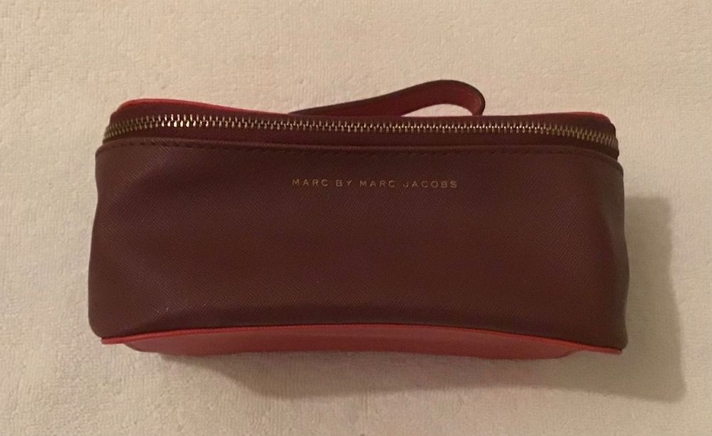 Necessaire marca Marc Jacobs