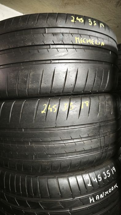 Pneus  245/35/19