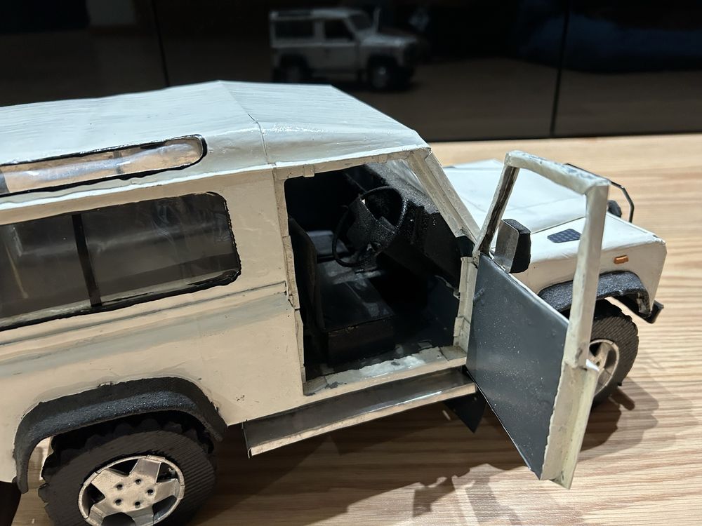 Land Rover Defender 90 escala 1:10