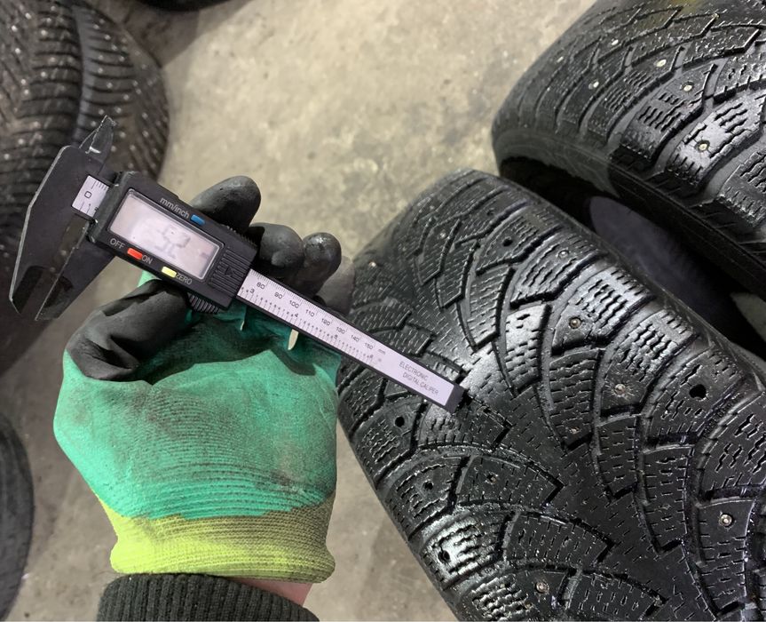 Шини Nokian Hakkapeliitta 4 215/60 R16 пара