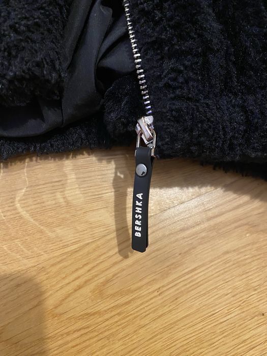 krótkie czarne futro Bershka M