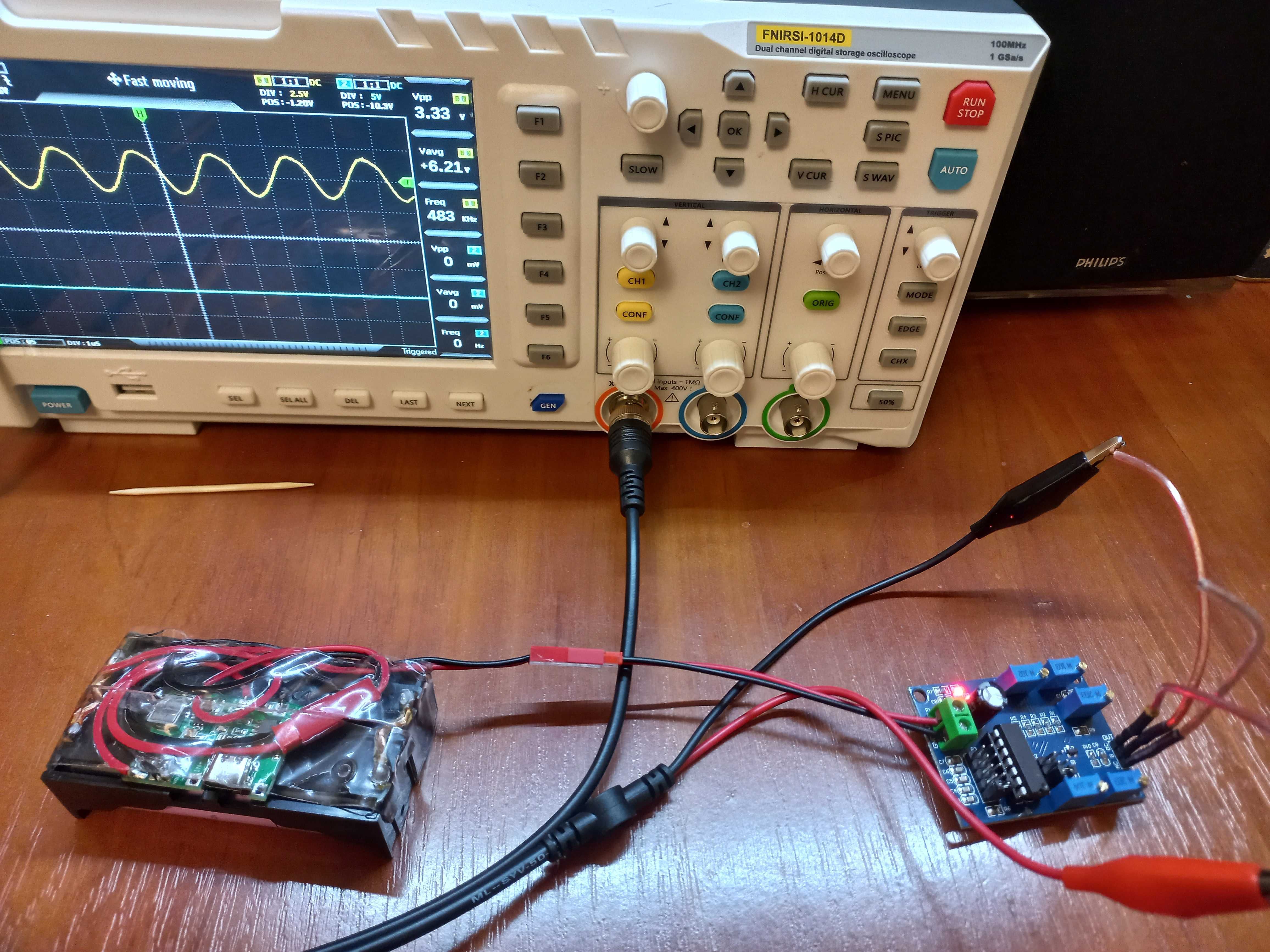 Генератор сигналов  10 Гц-450 кГц, входное напряжение 12V-
