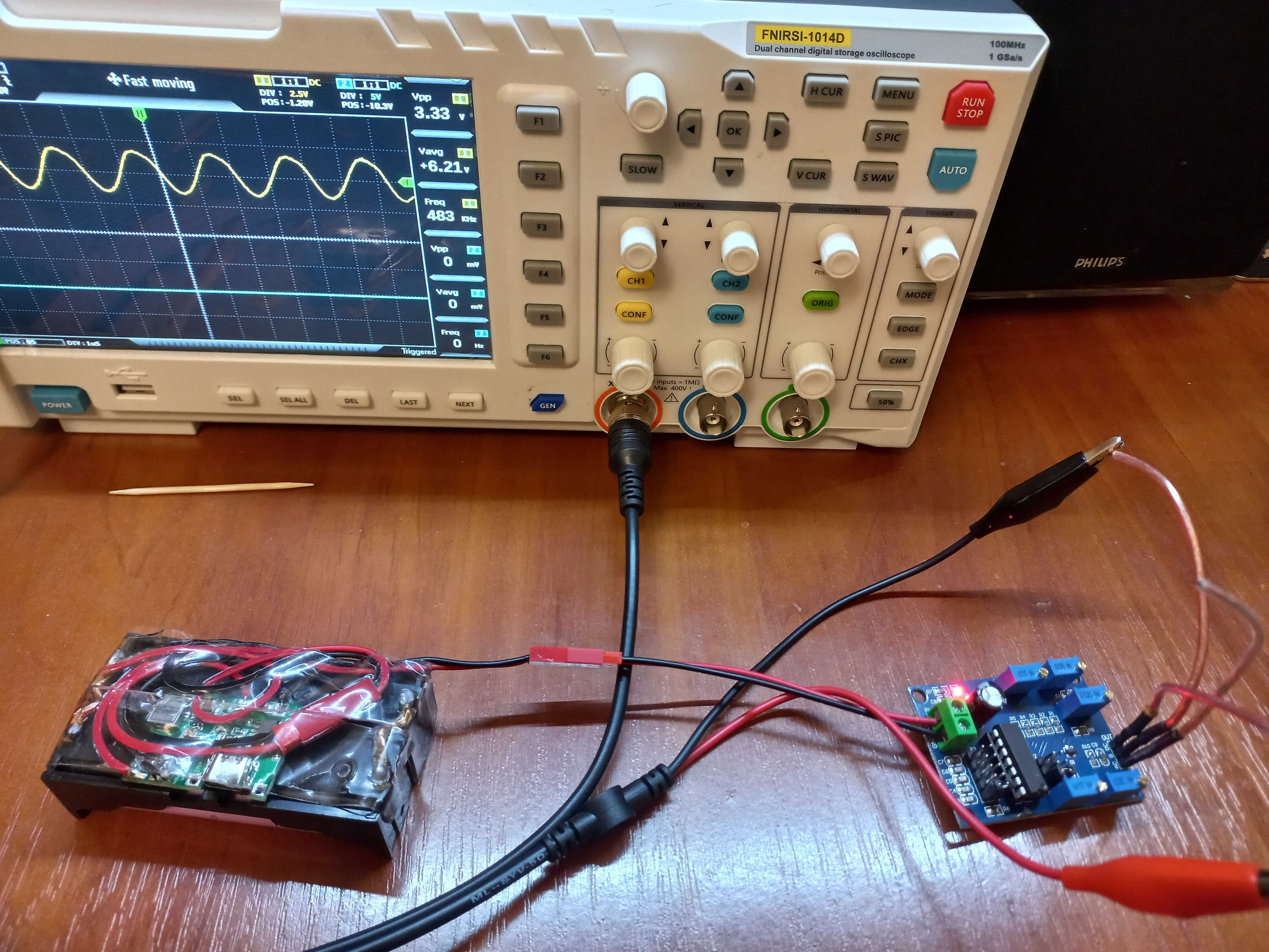 Генератор сигналов 10 Гц-450 кГц, входное напряжение 12V-15V