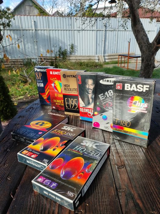 Видеокассеты б/у