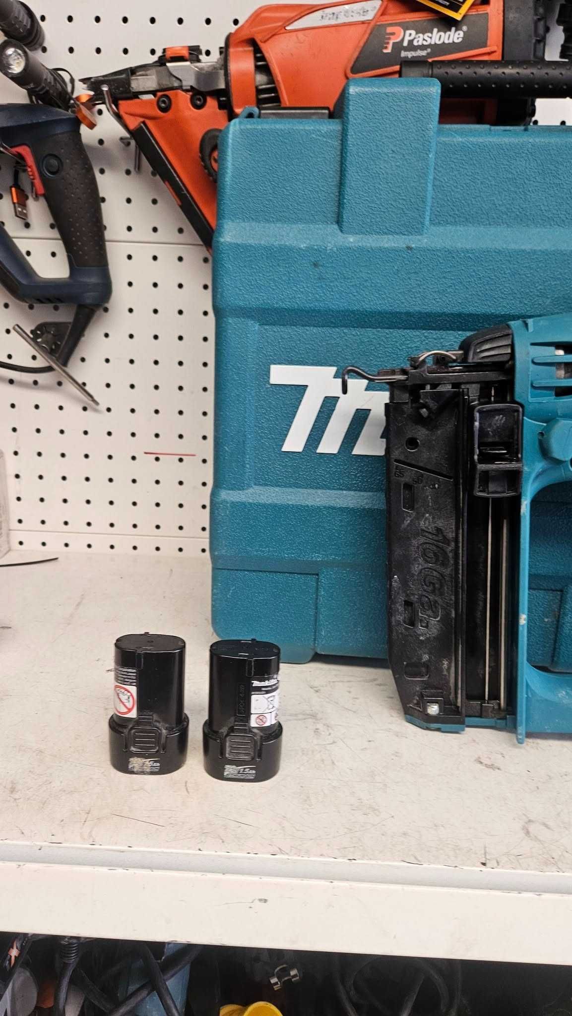 Gwoździarka gazowa Makita GF600SE 7,2V + 2x1,5ah