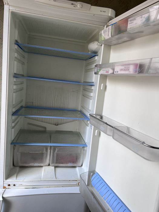 Холодильник Indesit