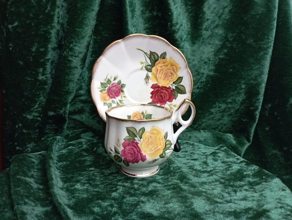 Angielska porcelana filiżanka Royal