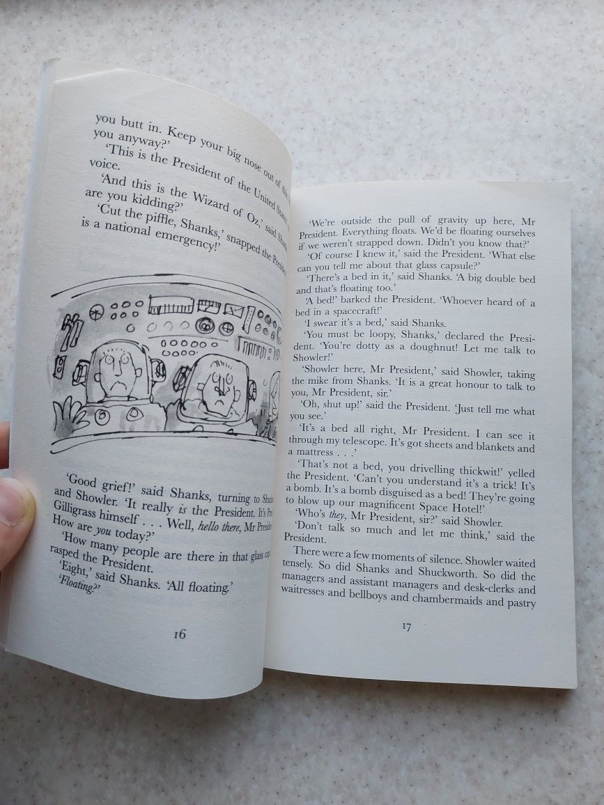 книжки англійською Roald Dahl Charlie and the great glass elevator
