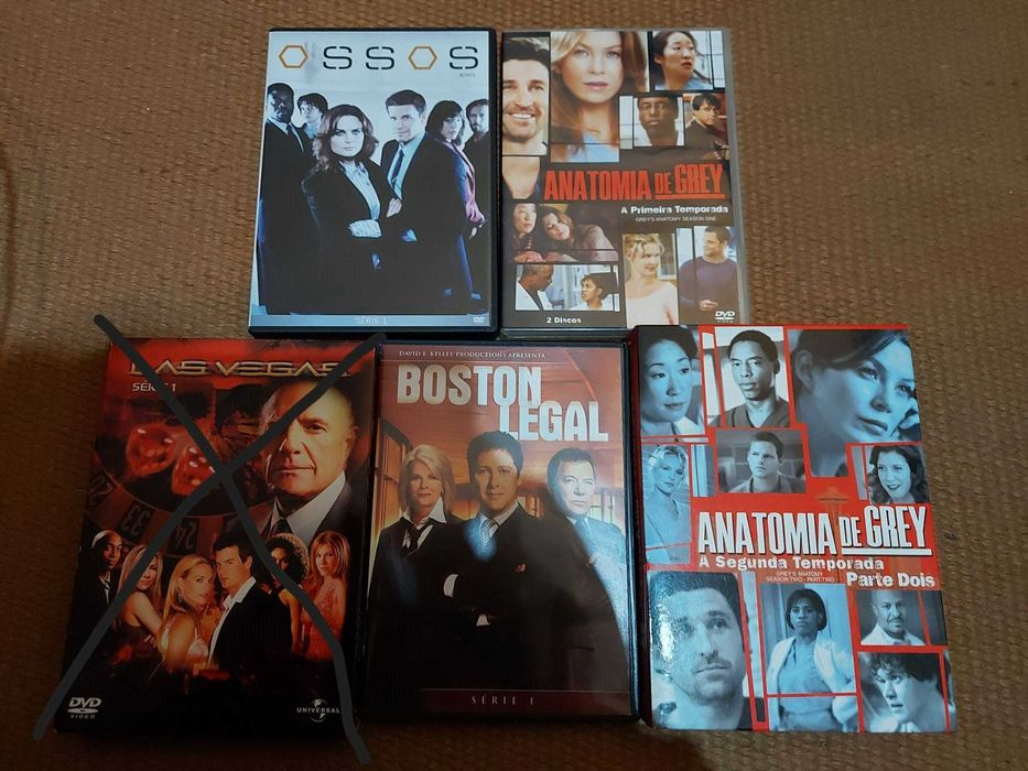 Lote #8 - 4 DVDs Séries