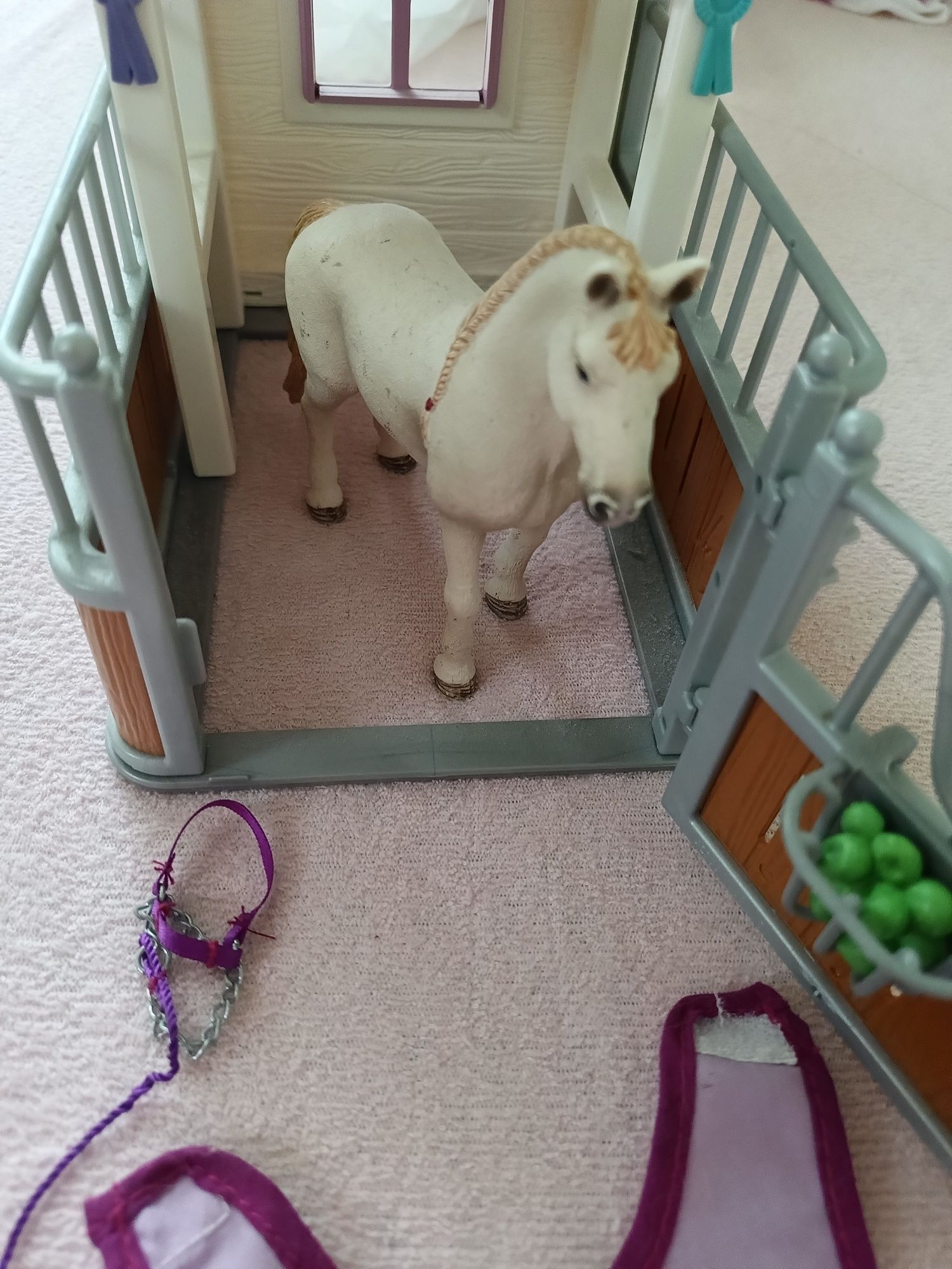 Boks dla koni z klaczą Luzytańską Schleich Boks HORSE CLUB 42368