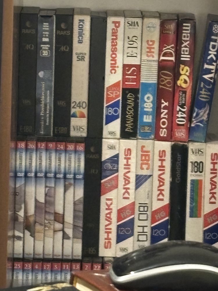 Kasety vhs 18 sztuk za jadna cene