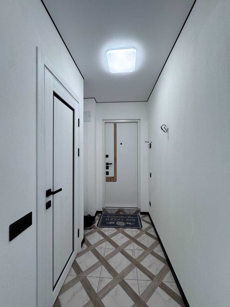 № 12348 - Продам 3-х кімнатну, в самому центрі, вул. Київська