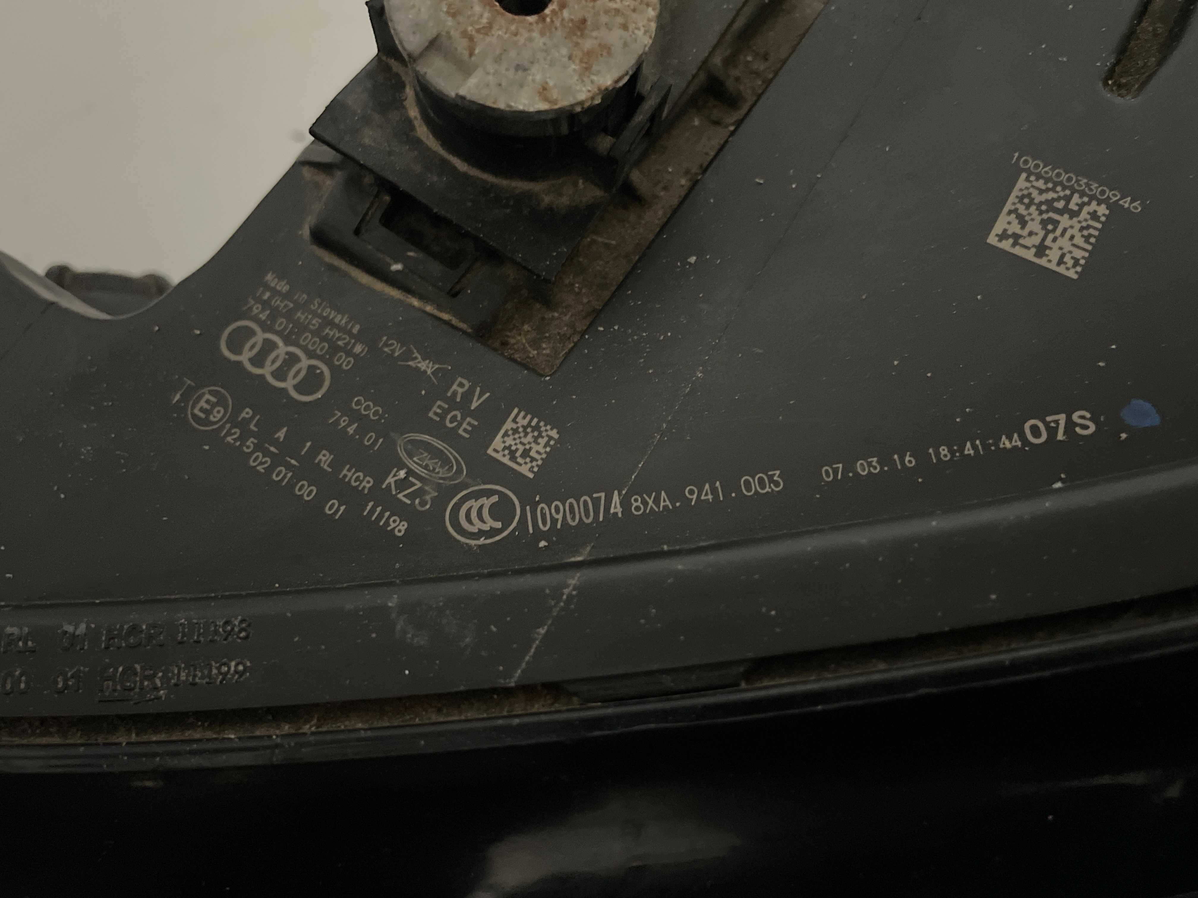 Farol Esquerdo Audi A1