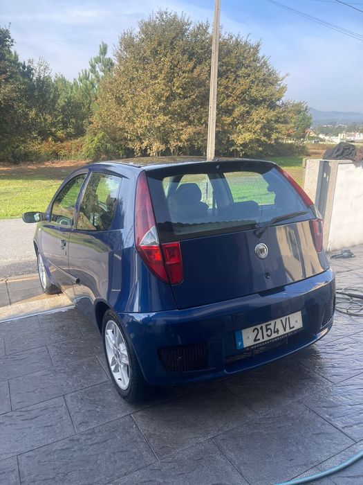 Fiat Punto 1.2 (2003) – Económico e Pronto a Andar