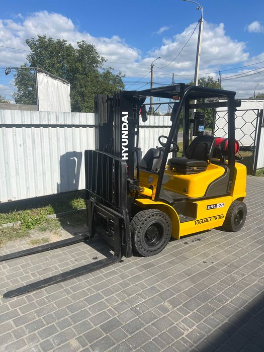 Автонавантажувач HYUNDAI 25L-7A