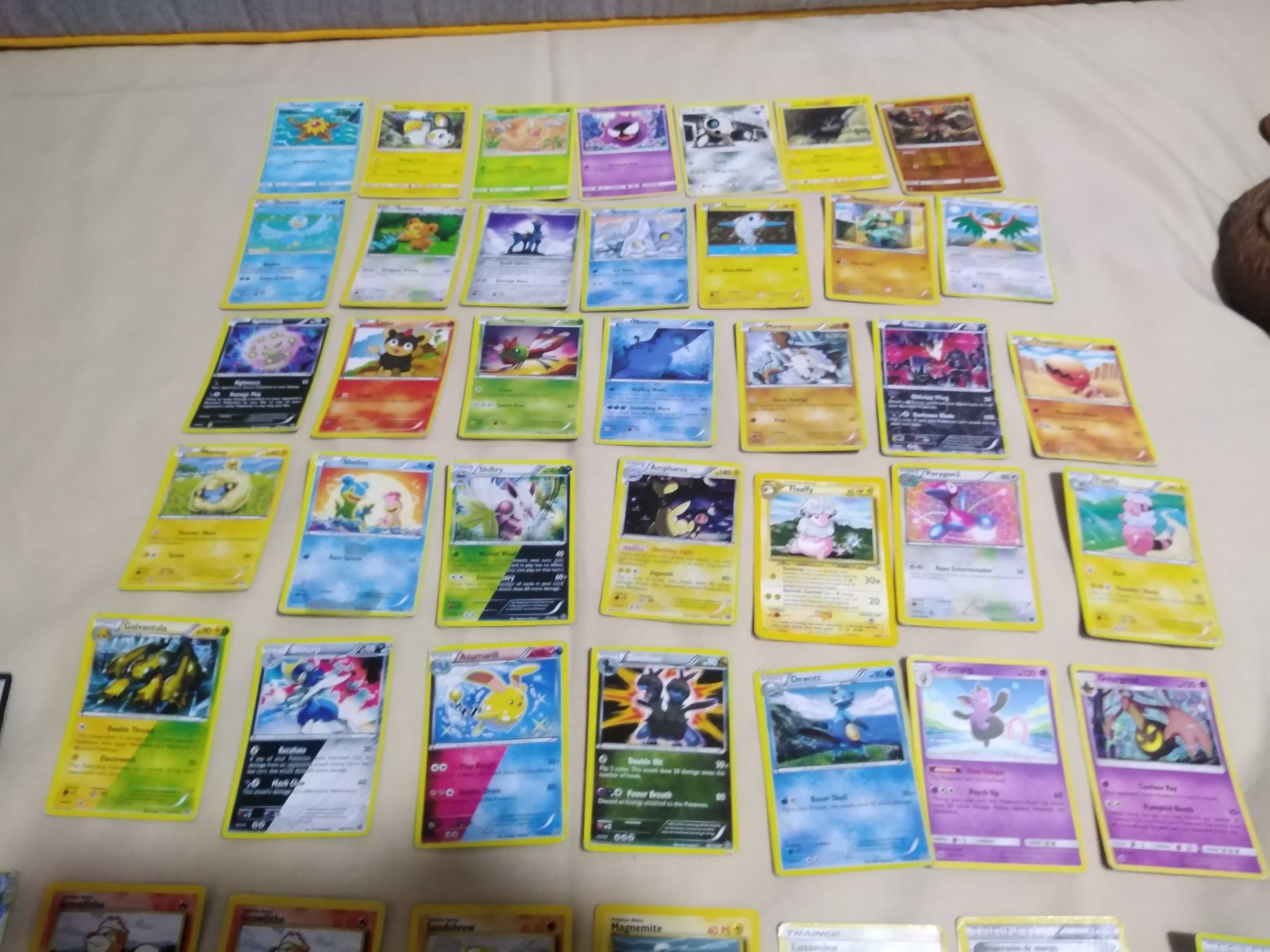 varias cartas Pokémon