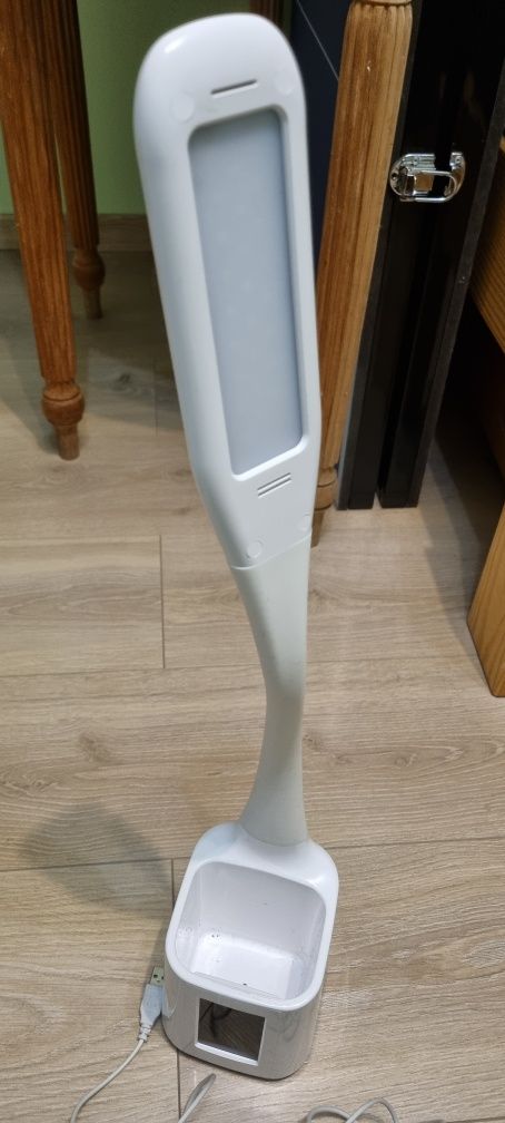 Lampka led na biurku z regulacją natężenia dotykowo