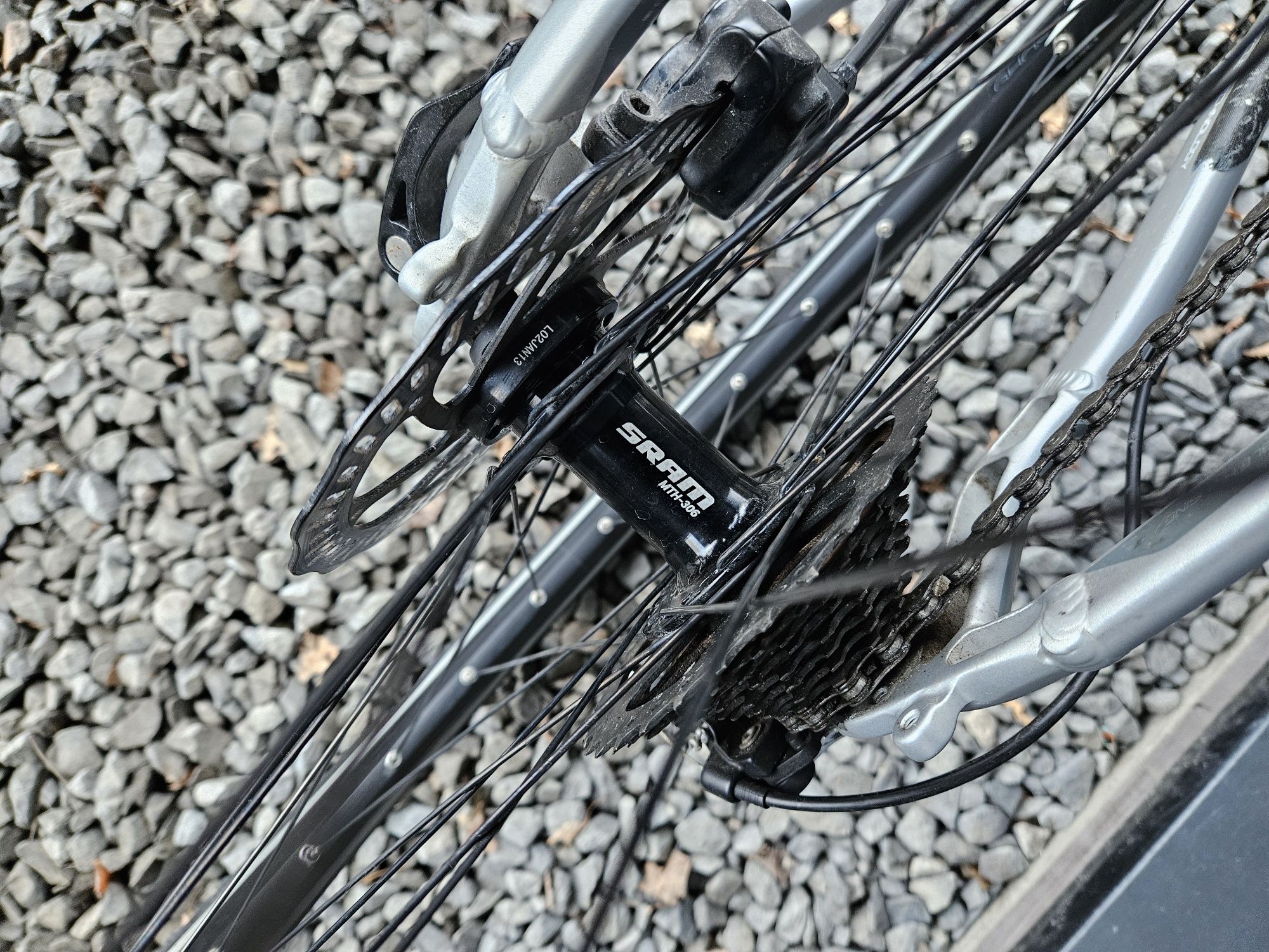 Rower trekkingowy. Ghost. rozm.  44 cm