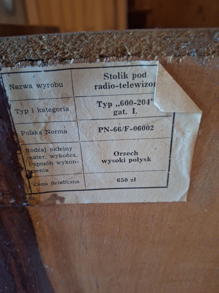 Stolik pod telewizor z czasów PRL