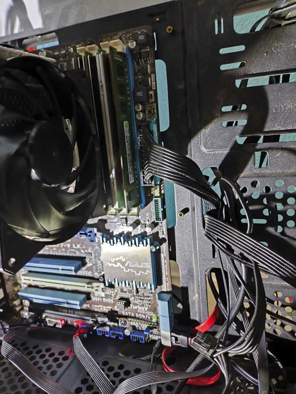 Комплект Asus P8Z77-v lk + Intel Core i5 3570k + zalman cnps10x + DDR3