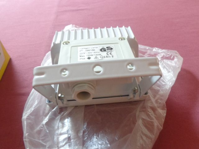 Projector Halogeneo 150W Novo com lâmpada incluída