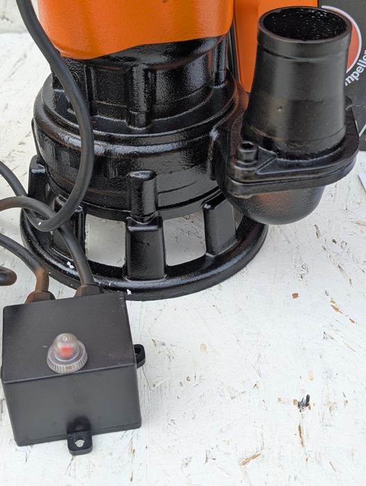 Польський фекальний насос з фрезою, для каналізації