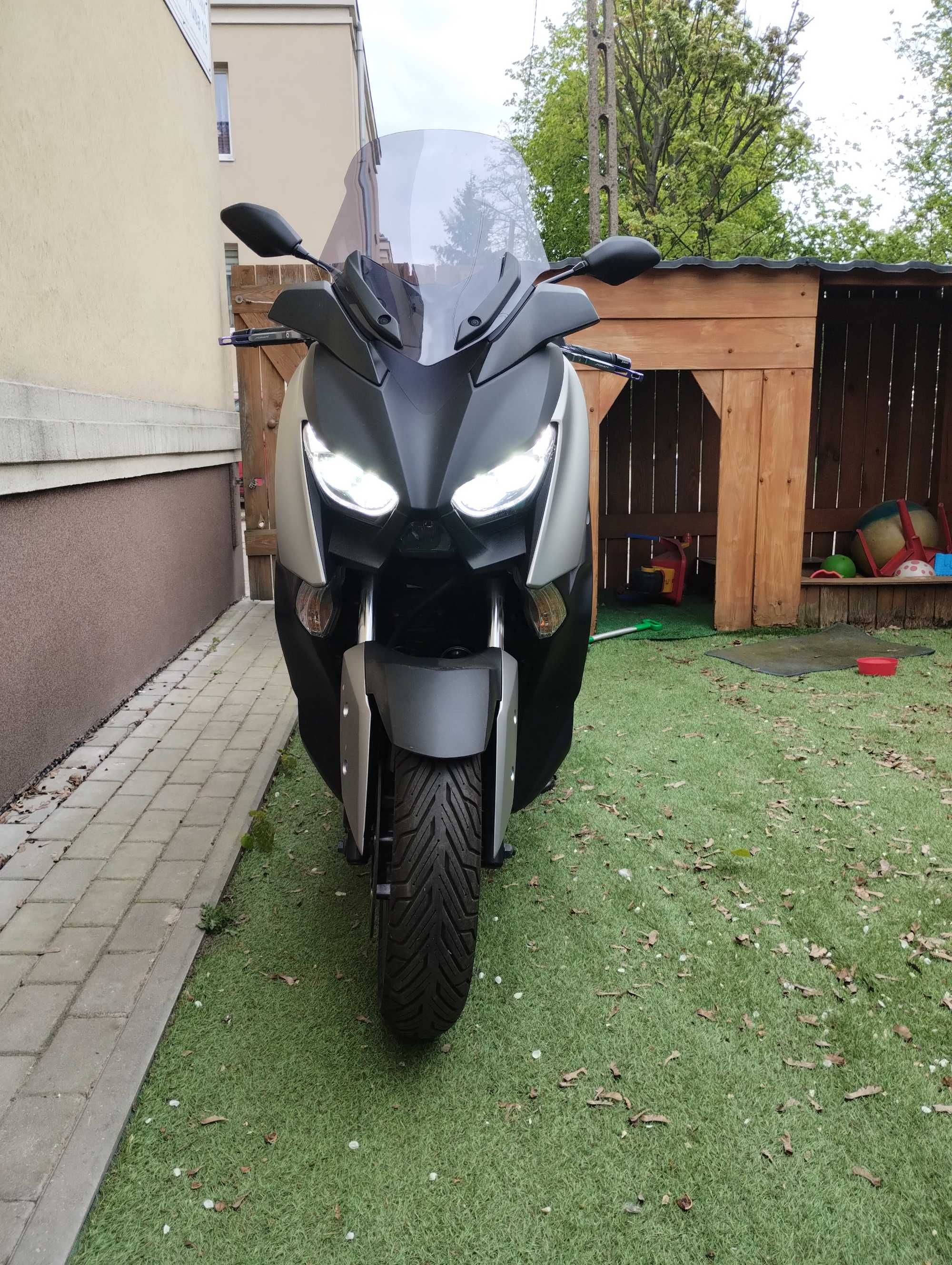 Yamaha x max 125