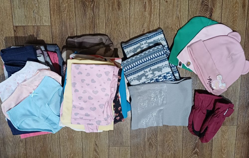 Отдам даром детские вещи и обувь на 2-3года