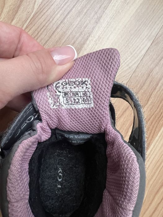 Продам ботінки Geox для дівчинки