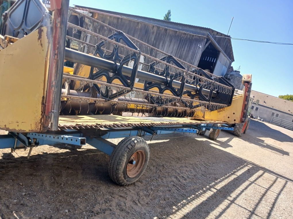 Kombajn New Holland TX 66