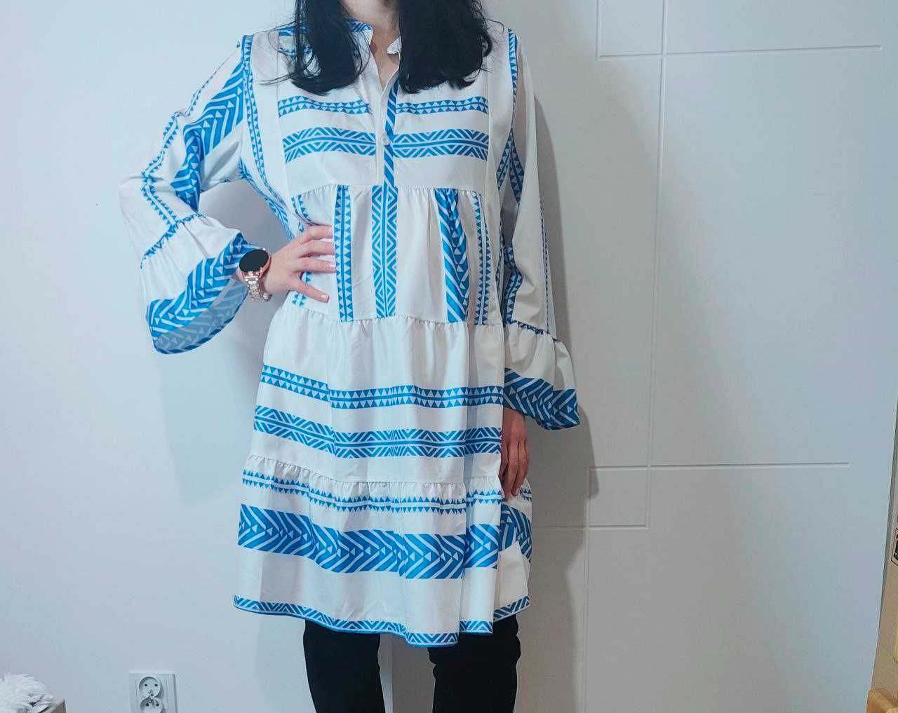 Damska Sukienka Niebieska Biala Rozkloszowana z Dlugiimi Rekawami 2 XL