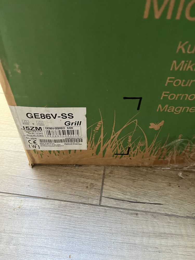 Mikrofalowka SAMSUNG GE86V