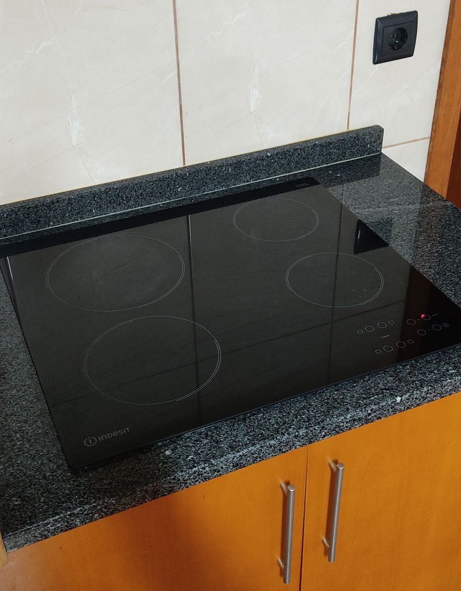 Placa vitro cerâmica