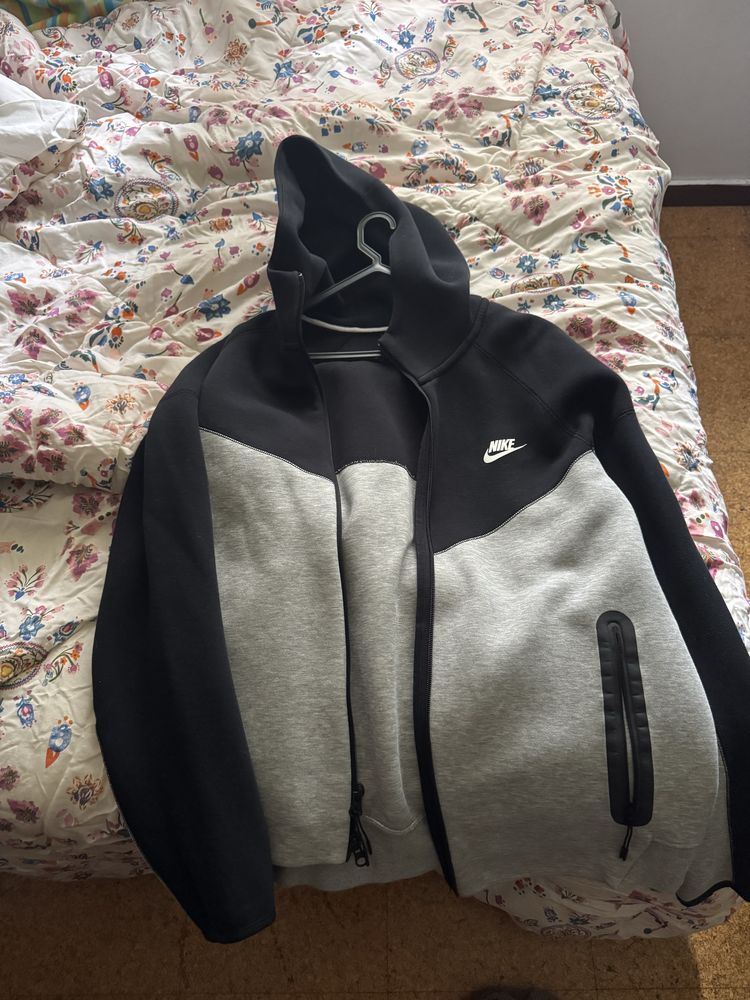 Casaco nike tech