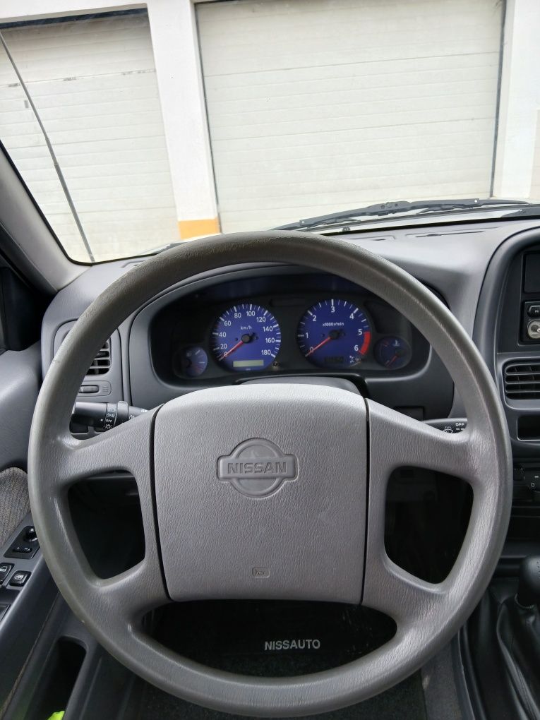Nissan Navarra D22