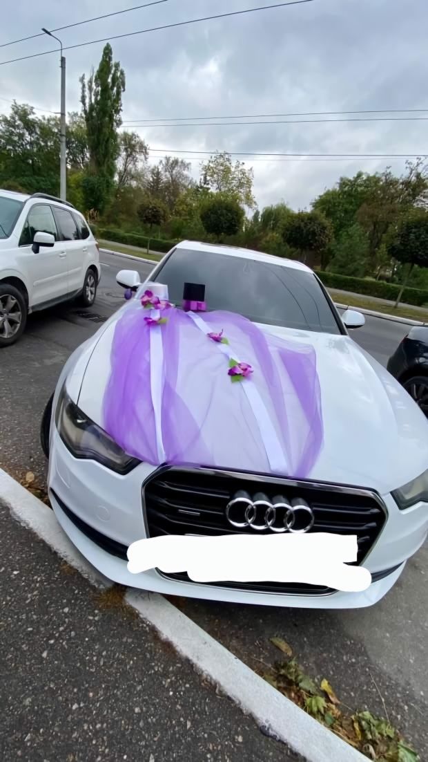 Продам весільну прикрасу на авто .