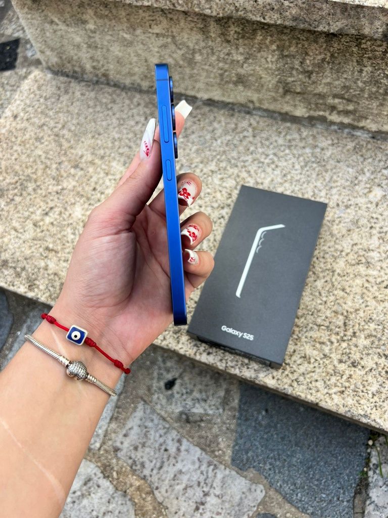 Samsung s25 256GB