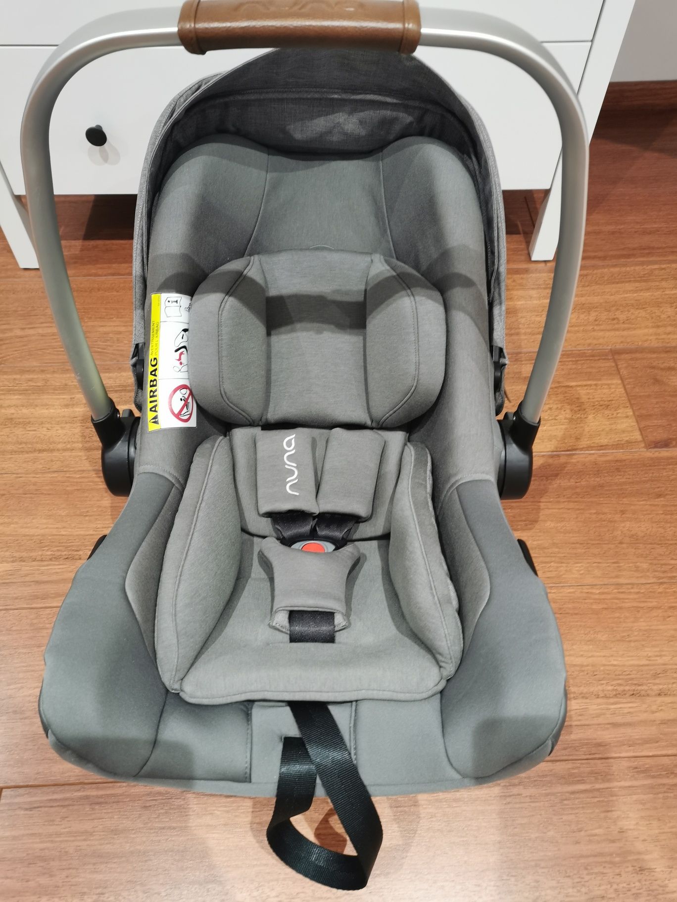 Fotelik Nuna Pipa Next z bazą isofix