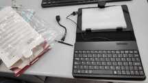 Capa universal com teclado para Tablet 7"