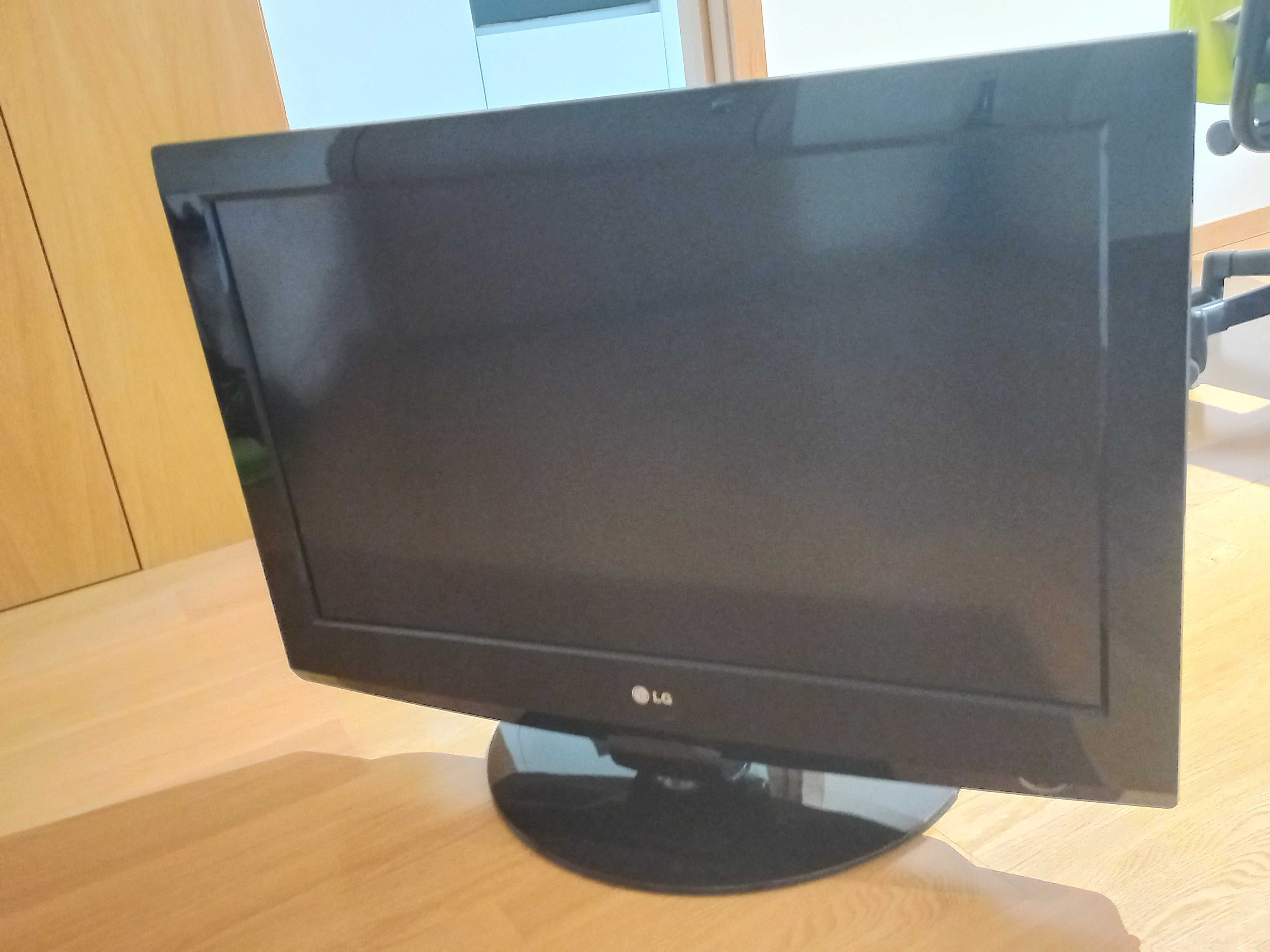 TV LCD Marca LG 82 cm